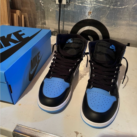 Jordan 1 UNC toe size 11.5 basically new, slightly used main image 7